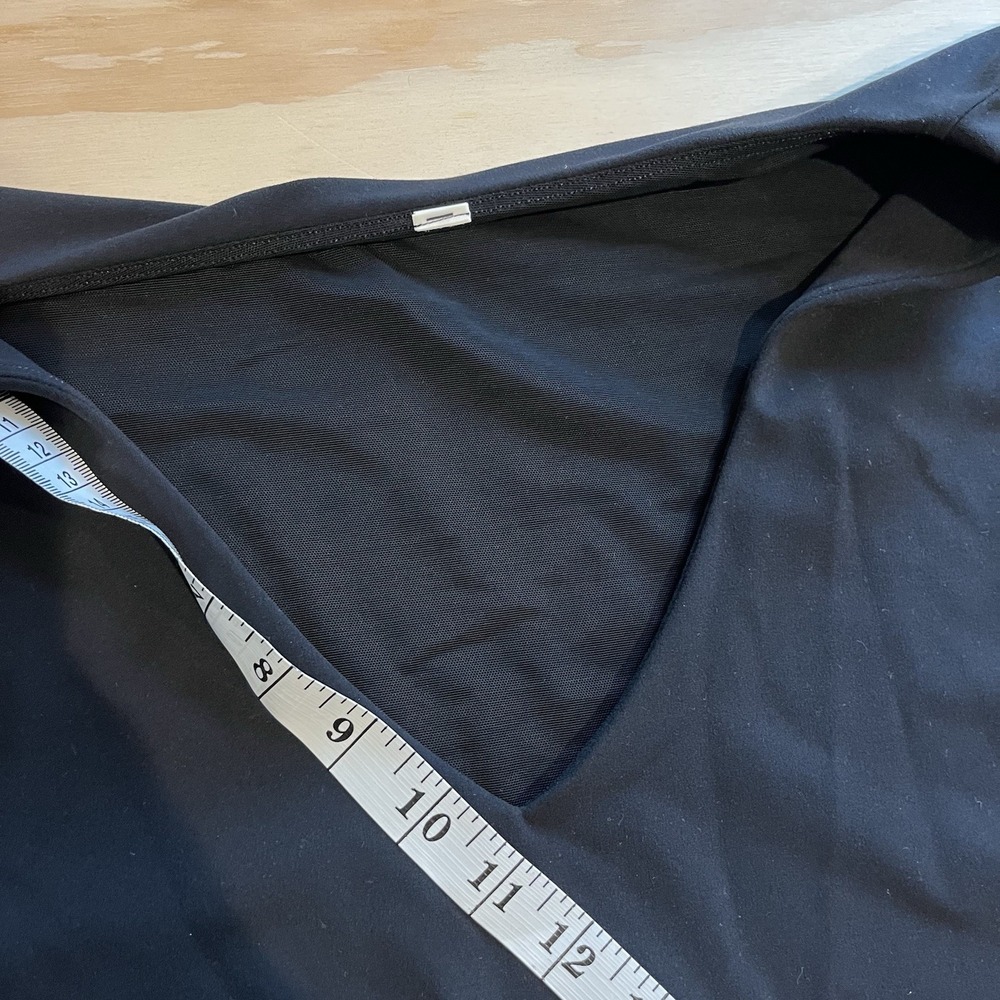 Athleta Black V-Neck Cropped Active Tank - Picture 8 of 12